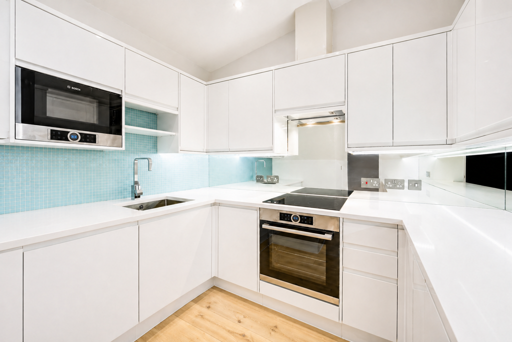 Property photo 3 of 8 Kitchen