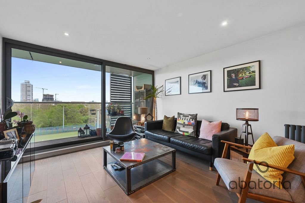 Property photo 2 of 19