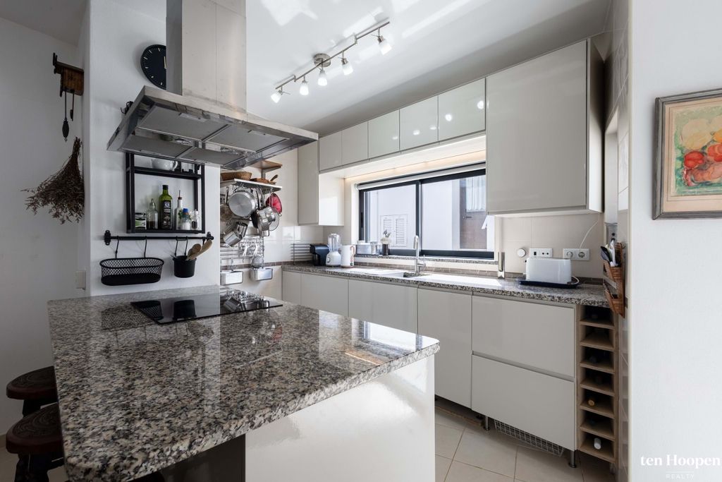 Property photo 3 of 30