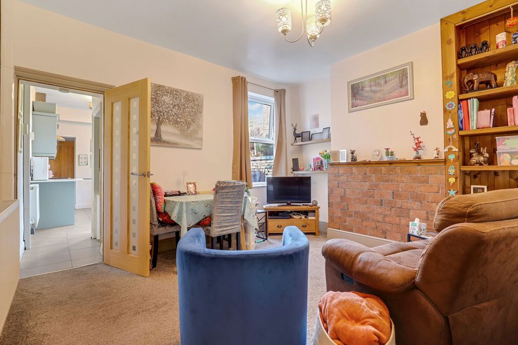 Property photo 3 of 14