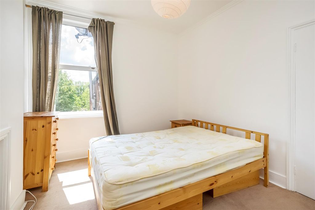 Property photo 3 of 8 Double Bedroom Over Looking Garden