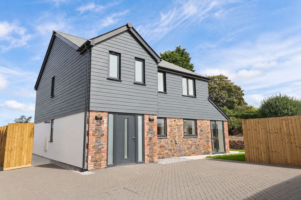Property photo 1 of 25 External