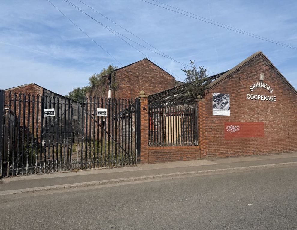 Property photo 2 of 22
