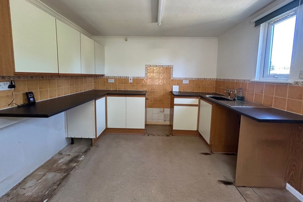 Property photo 2 of 10 9