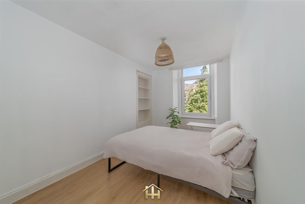 Property photo 3 of 16 2-R 44 Main Street Dundee Dd3 7Hn 090726 Edit (12