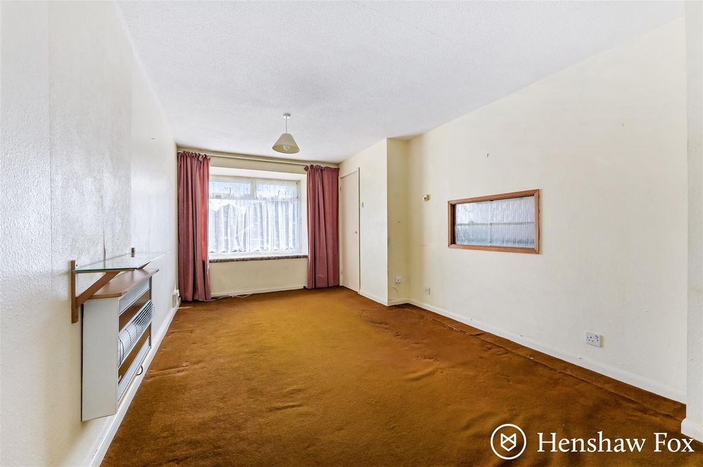 Property photo 3 of 12 Ph23_6226795 - Copy.Jpg