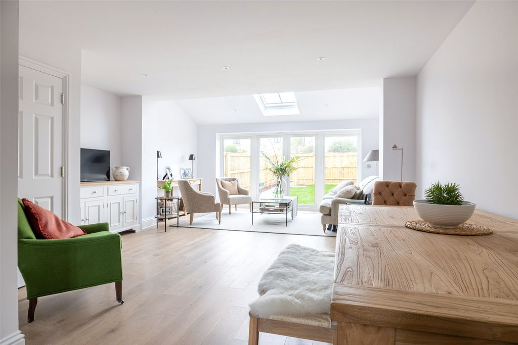 Property photo 3 of 7 Show Home