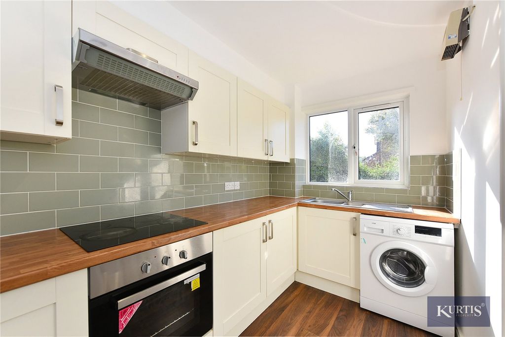 Property photo 3 of 9 Picture No. 15