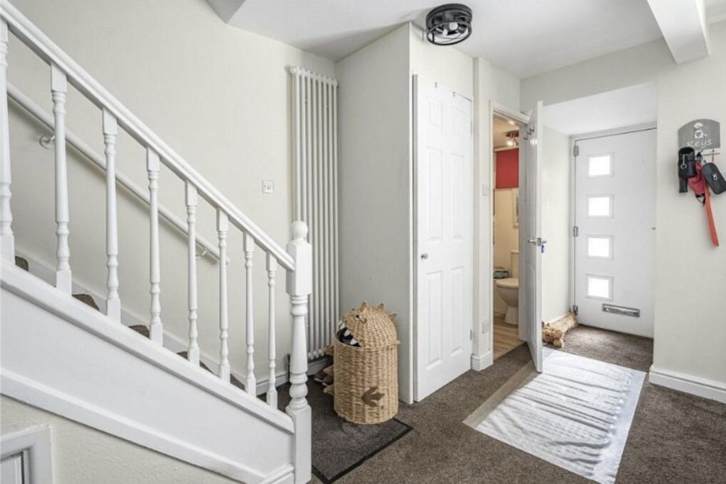 Property photo 3 of 19