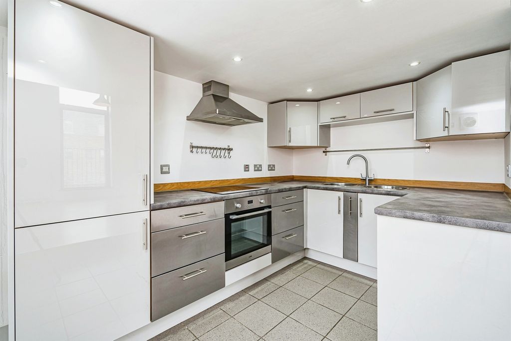 Property photo 2 of 15