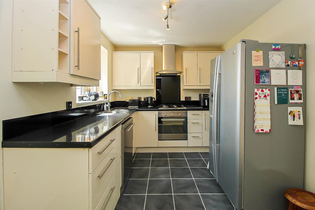 Property photo 2 of 12