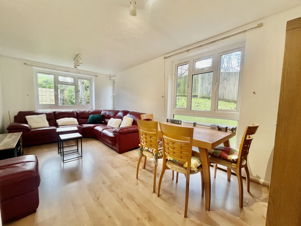 Property photo 2 of 7 Gallery