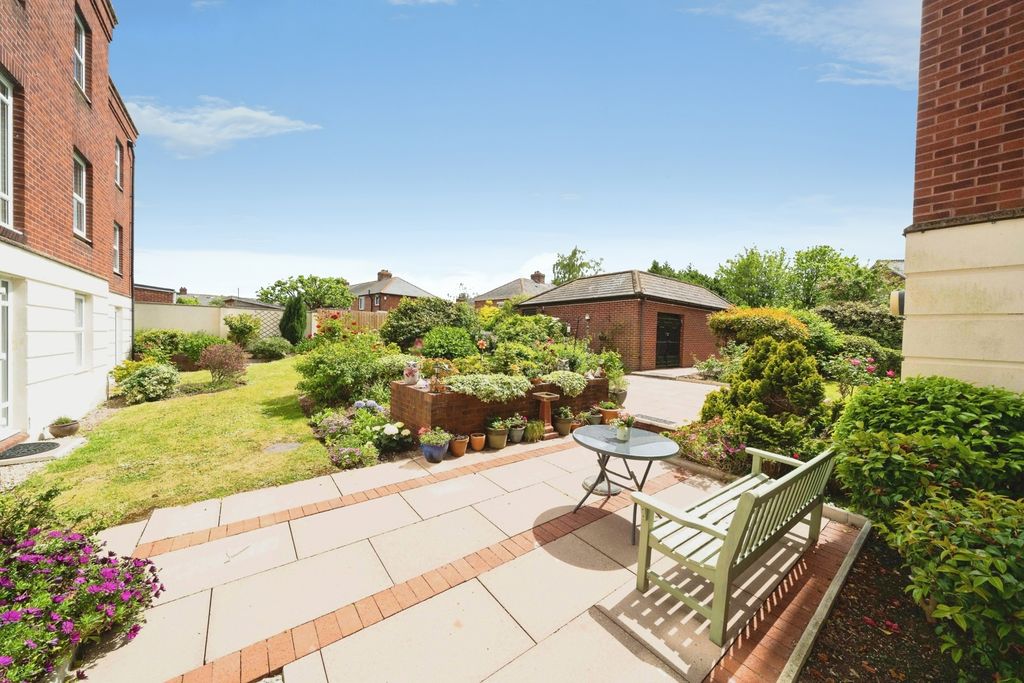 Property photo 2 of 10 General View