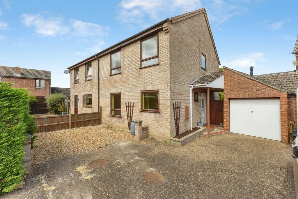 Property photo 1 of 28