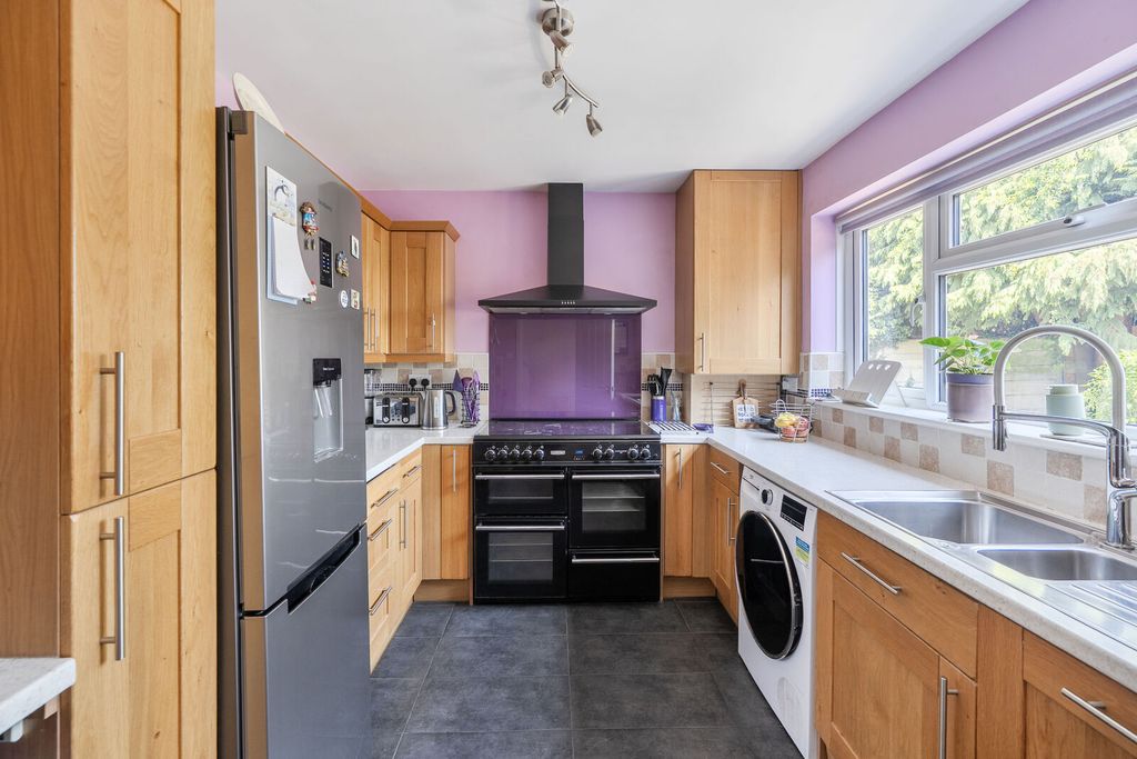 Additional image 6 of 4 bed semi-detached house for saleHoward Close, Watford WD24