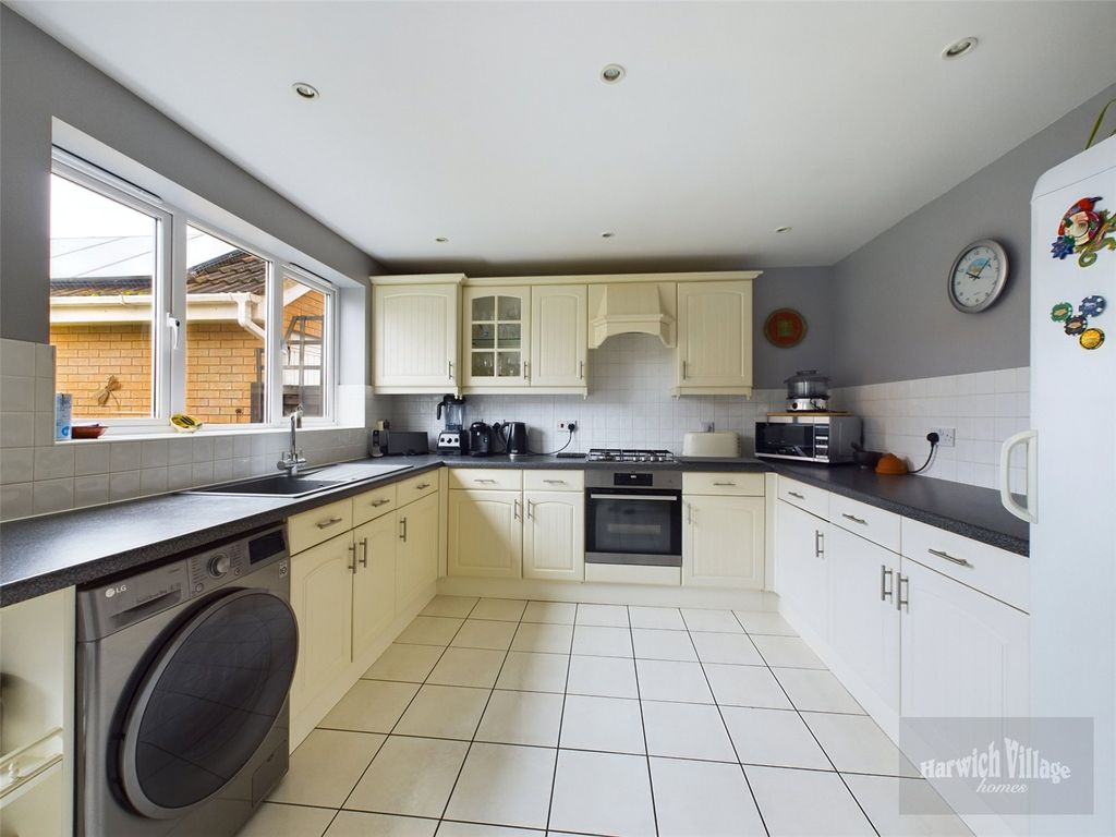 Property photo 3 of 22 Kitchen