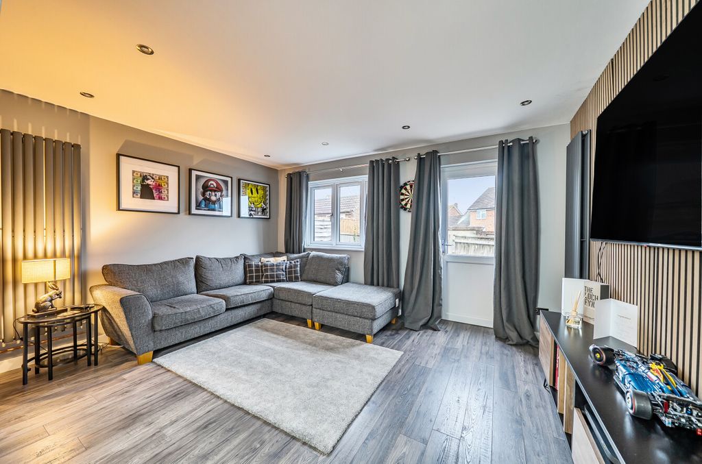 Property photo 3 of 19 1393525-15-694Ab6...