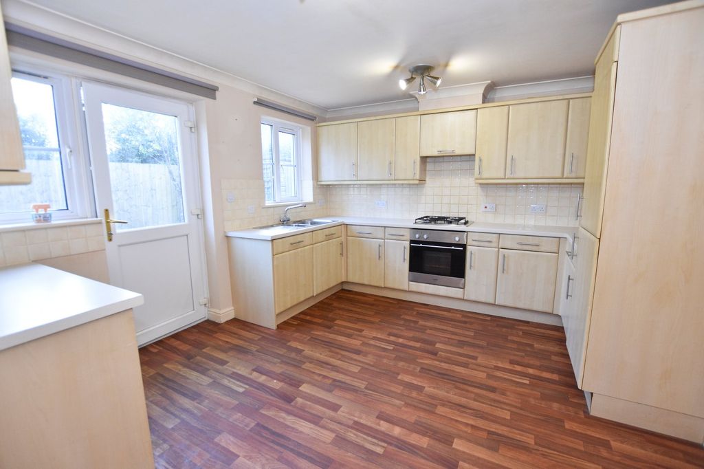 Property photo 3 of 14 Kitchen