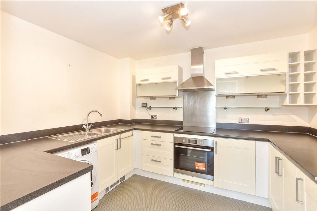 Property photo 1 of 8 Kitchen