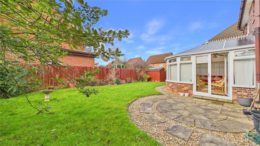 Property photo 1 of 20 Picture No. 04