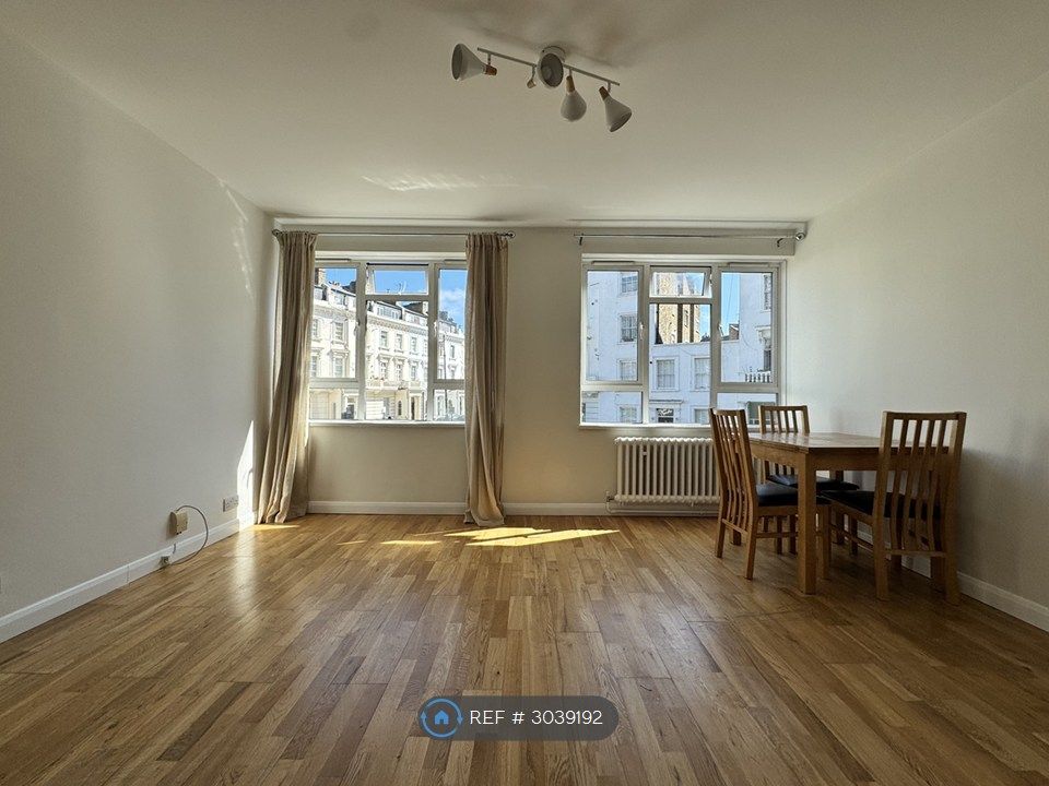 Property photo 1 of 13 Living Room