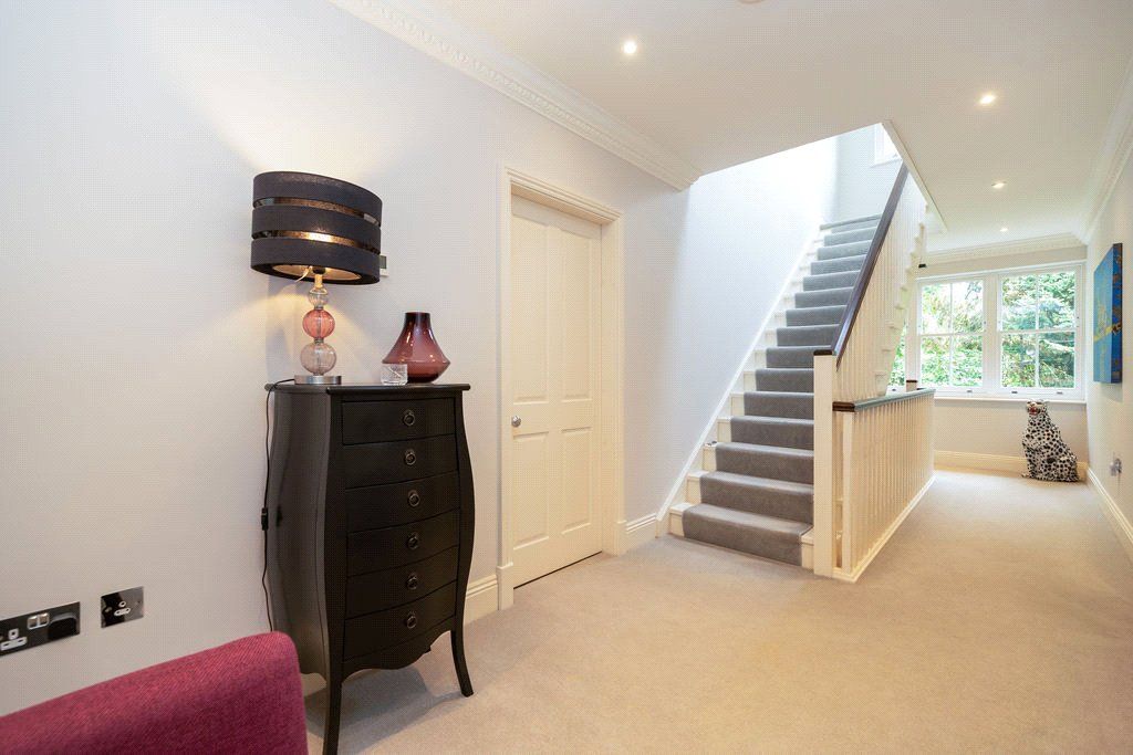 Property photo 2 of 37 Picture No. 15