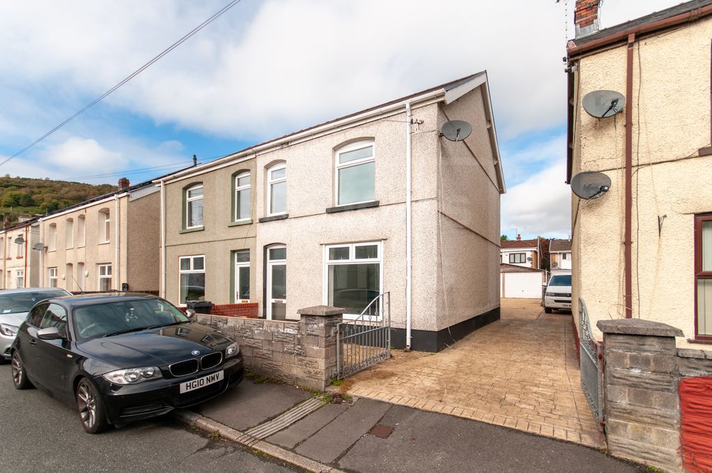 Property photo 1 of 16 Front