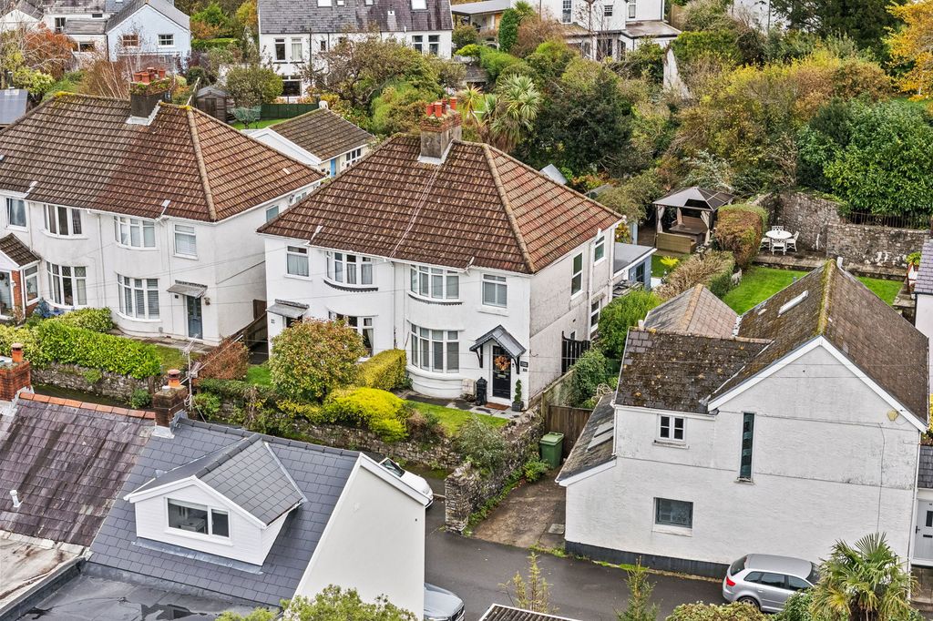 Property photo 1 of 27