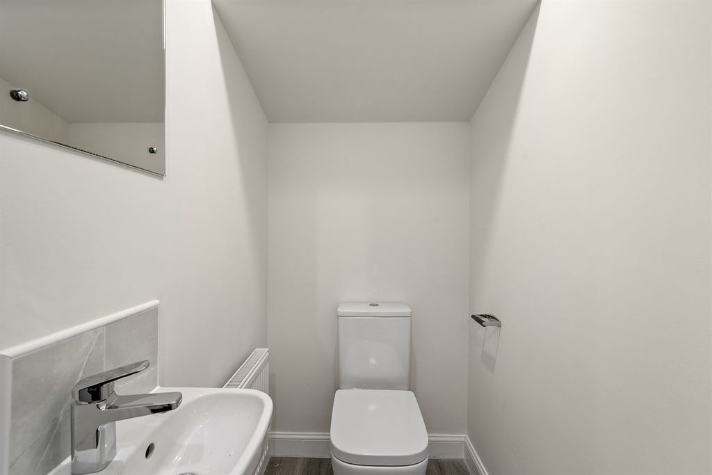 Property photo 3 of 6 (Main)