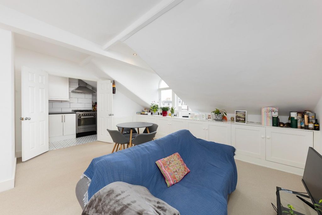 Property photo 3 of 15 Sinclair Road