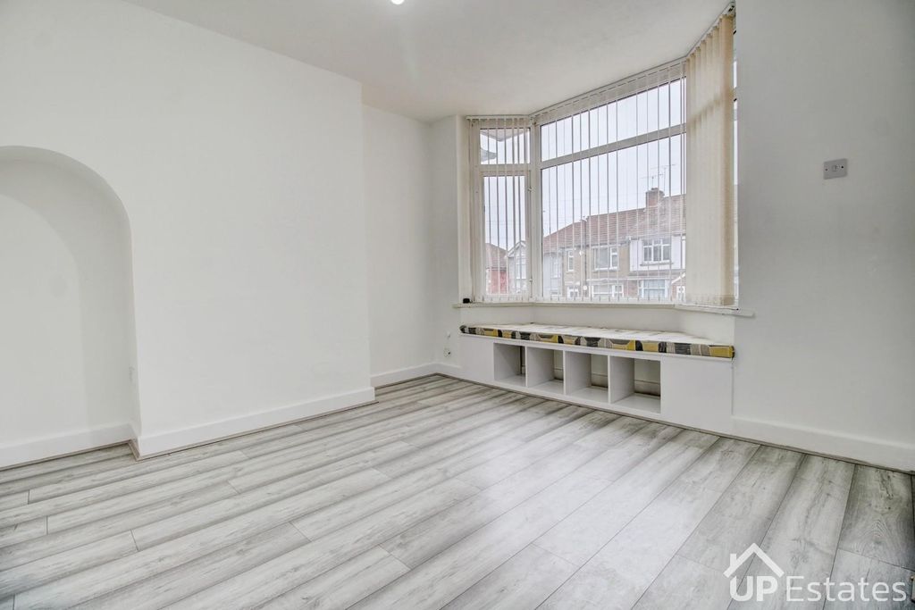 Property photo 2 of 17 Living Room