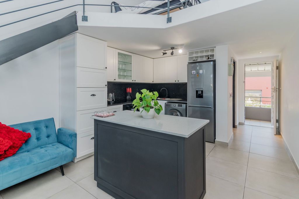 Property photo 2 of 19 Kw1728922