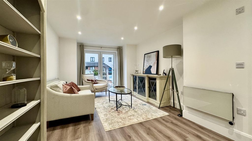 Property photo 2 of 19