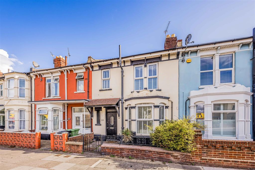 Property photo 1 of 22 211 Milton Road, Southsea-Small-Porticomarketing-S