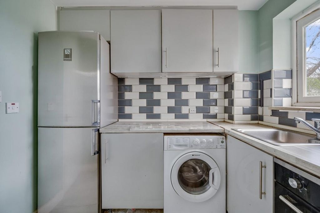 Property photo 3 of 6 Kitchen.Jpg