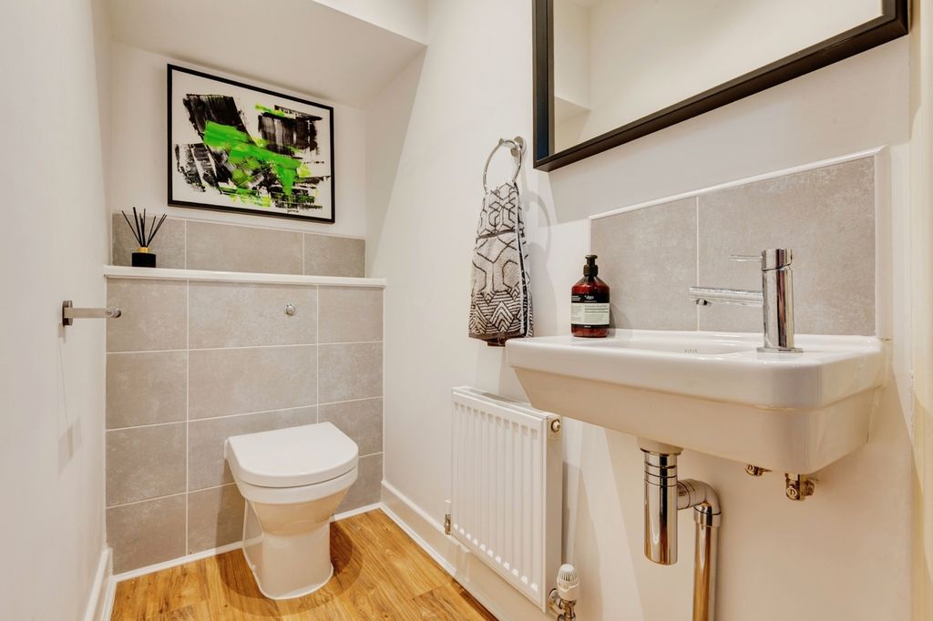 Property photo 3 of 17 Photo