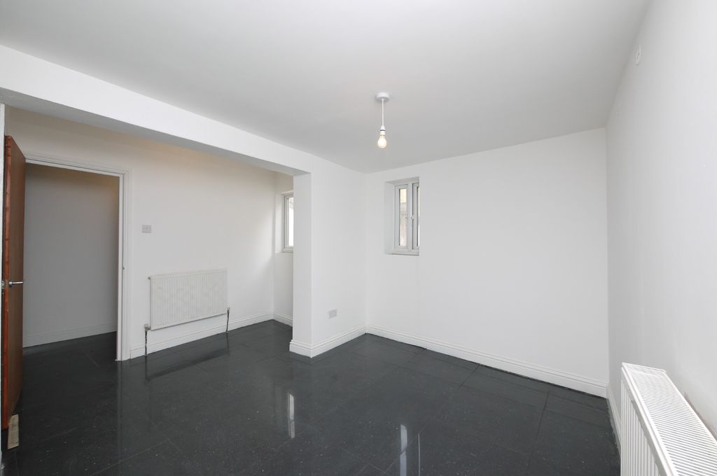 Property photo 2 of 11 4850331