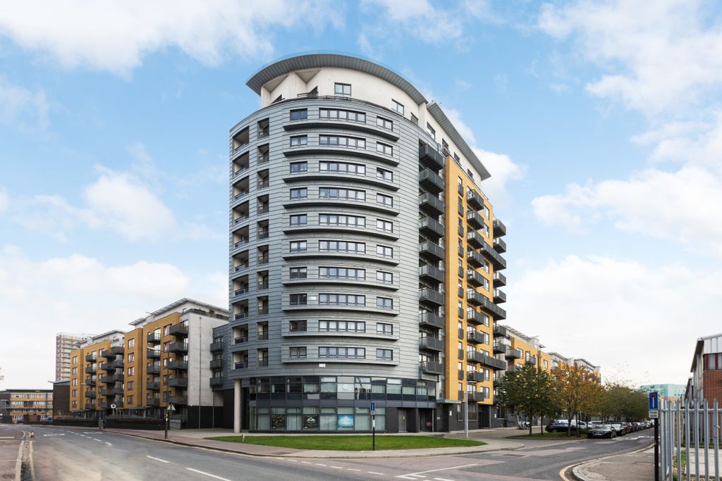 Property photo 1 of 7 Building 