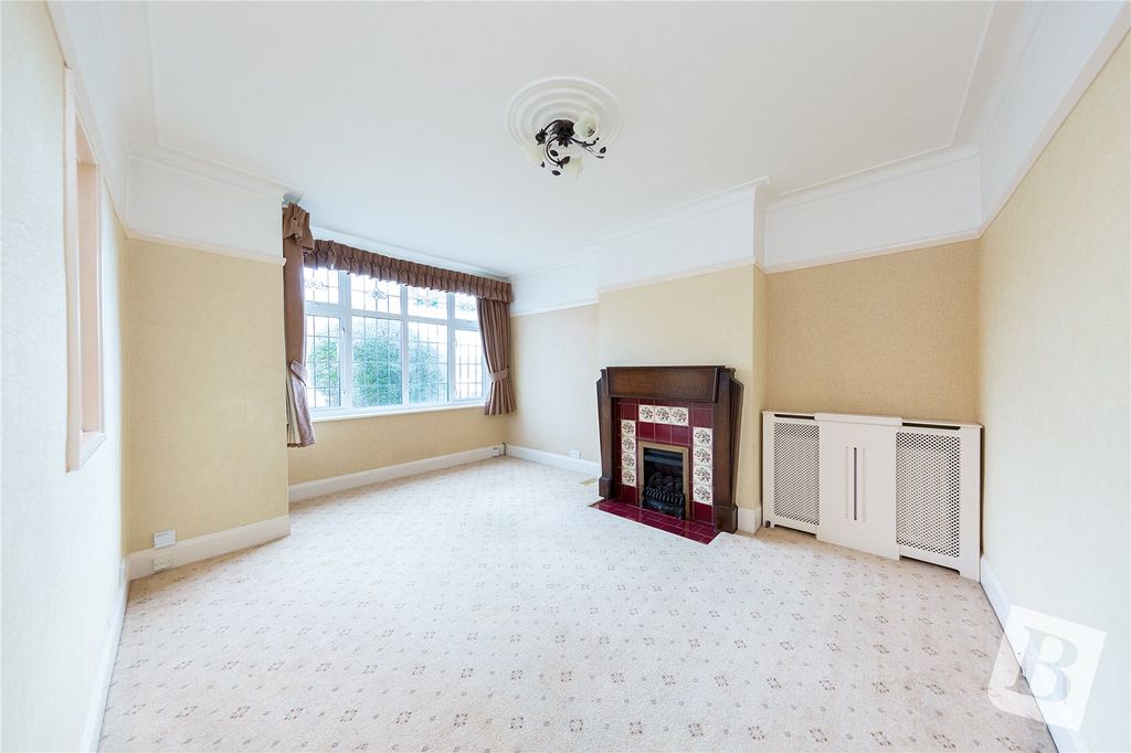 Property photo 3 of 15 Living Room