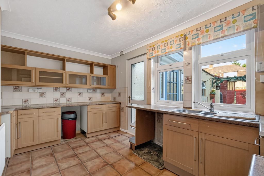 Property photo 2 of 12 Kitchen