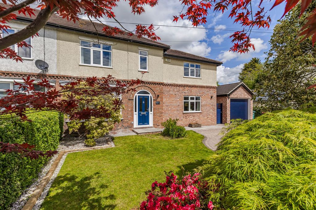 Property photo 2 of 32