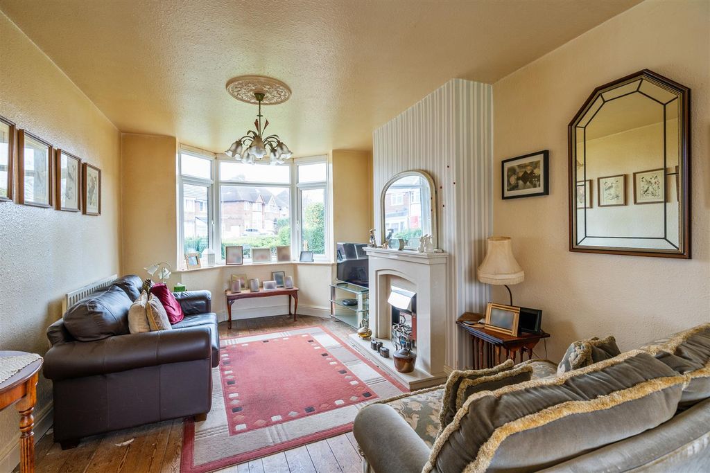 Property photo 2 of 13 122 Summerfield Road_1.Jpg