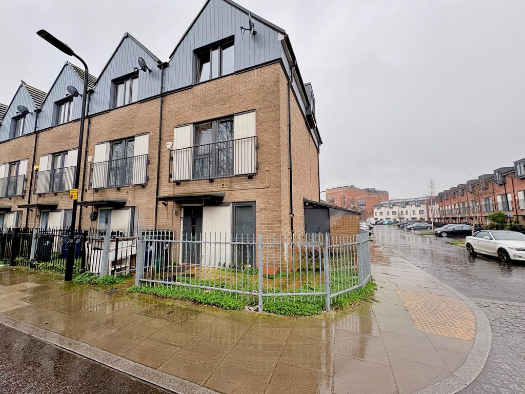 Property photo 2 of 21