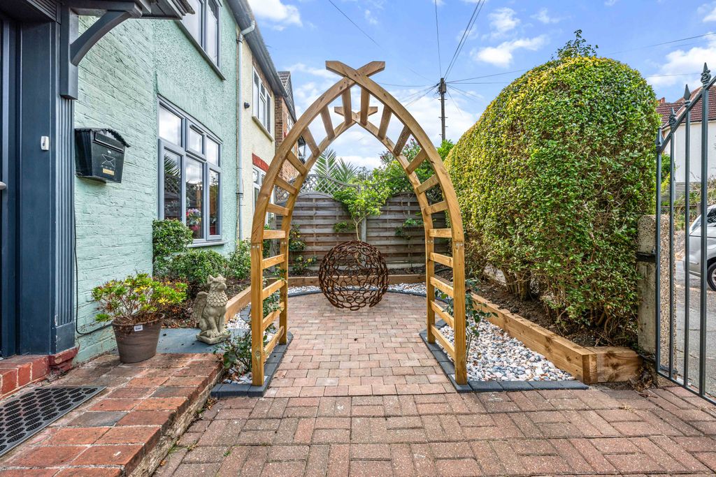Property photo 2 of 16