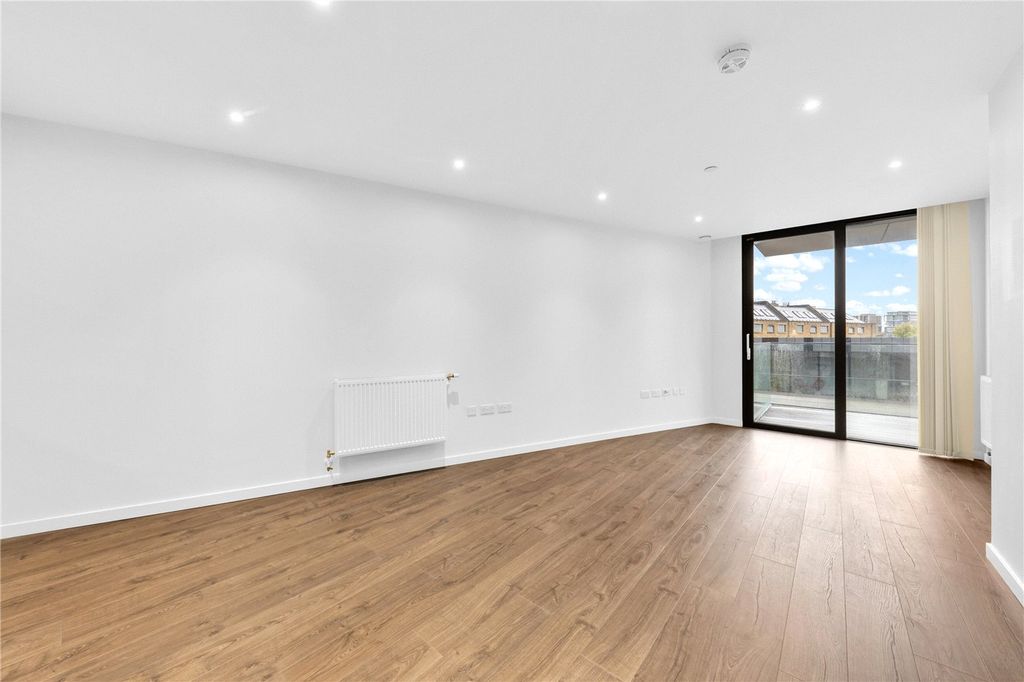Property photo 2 of 18 Picture No. 25