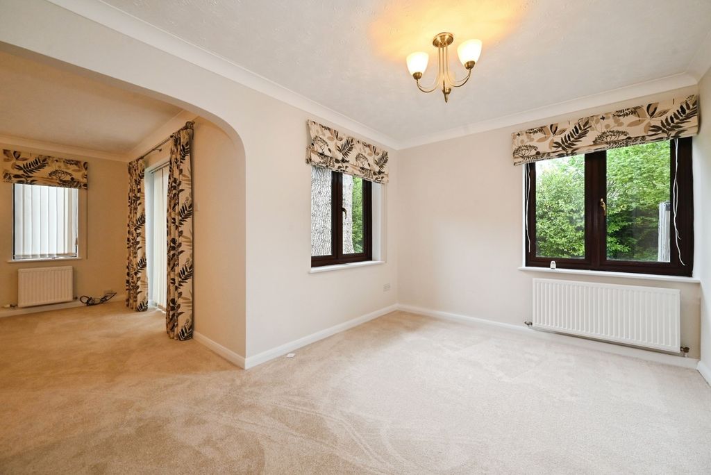 Property photo 3 of 20 Pbox-Img.Jpg