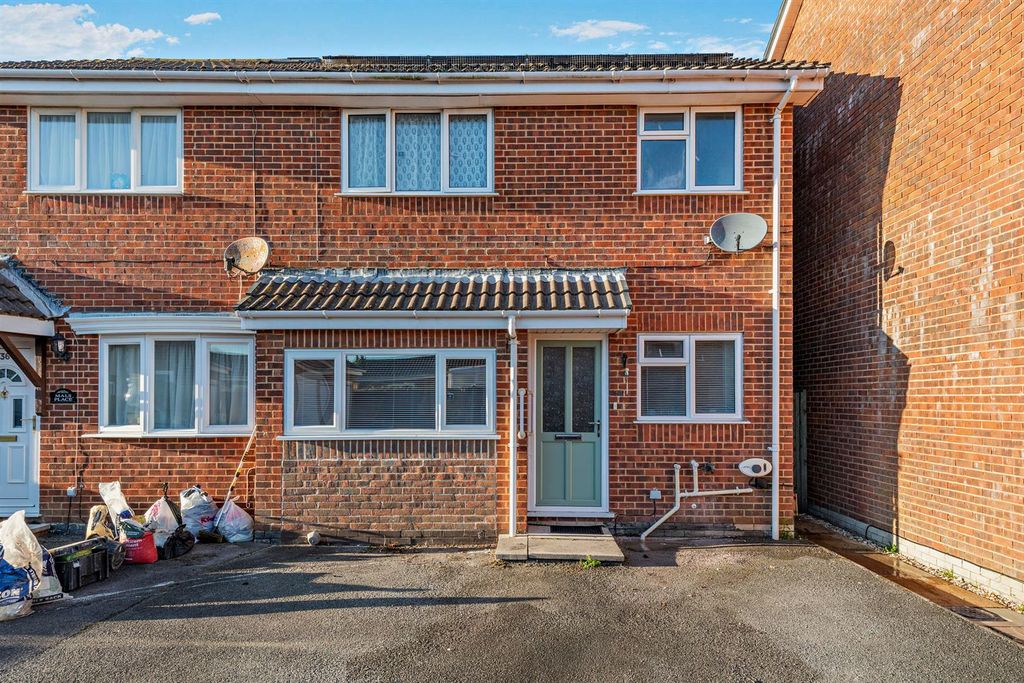 Property photo 1 of 14 8674482-Exterior04-800.Jpg