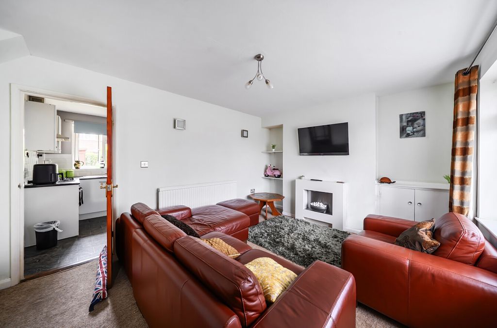 Property photo 2 of 13 2