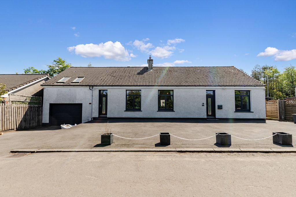 Property photo 1 of 32