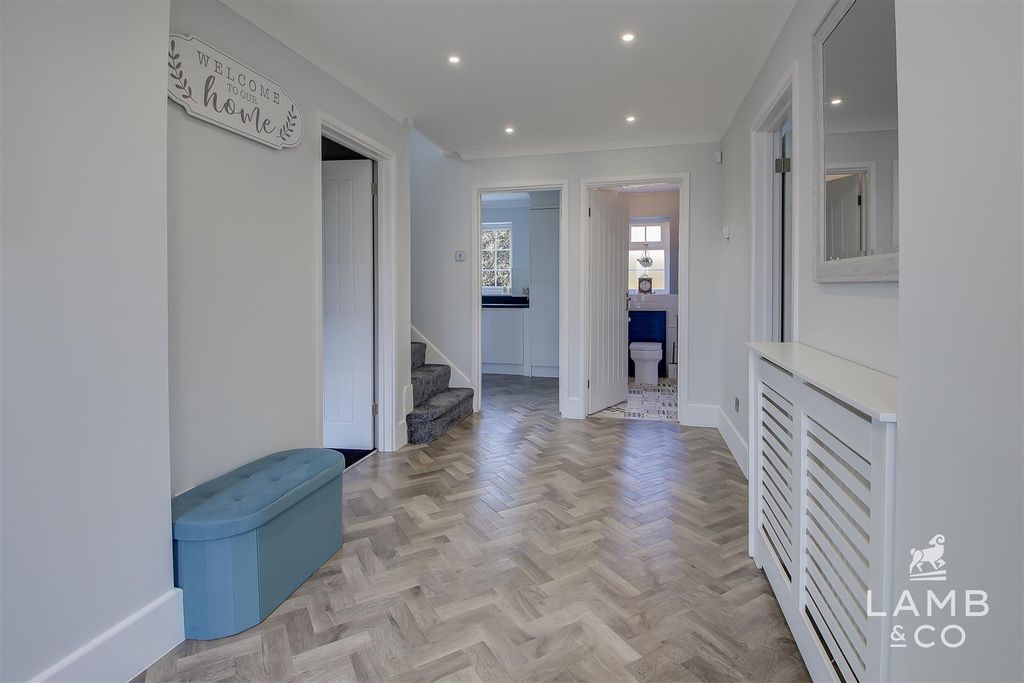 Property photo 3 of 26